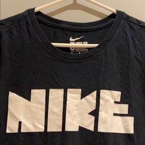 NIKE | Black Vintage Nike Tee